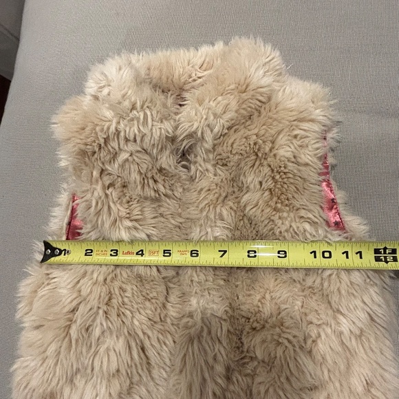 Mini Boden Cream Faux Fur Vest Toddler Girl 2/3 - Picture 8 of 13